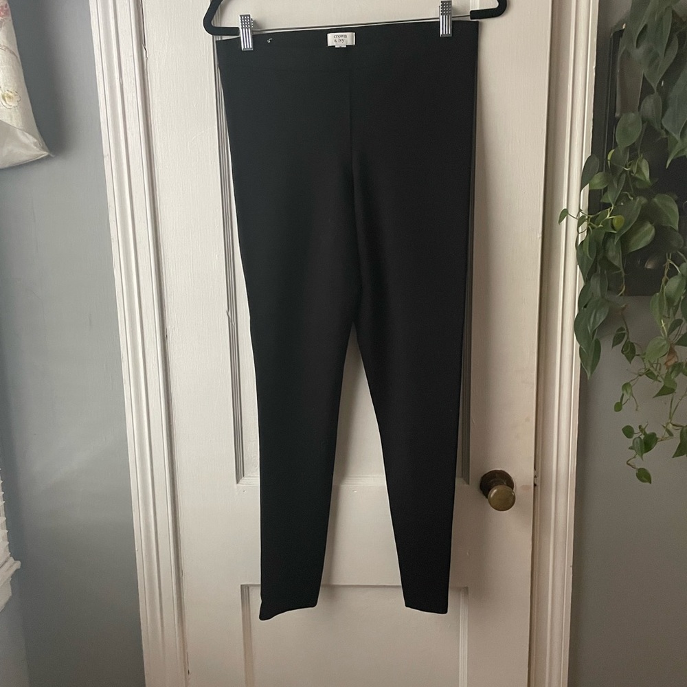 Crown & Ivory Black jeggings